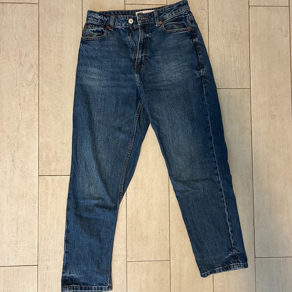 Zara High Rise Mom Fit Straight Jeans
